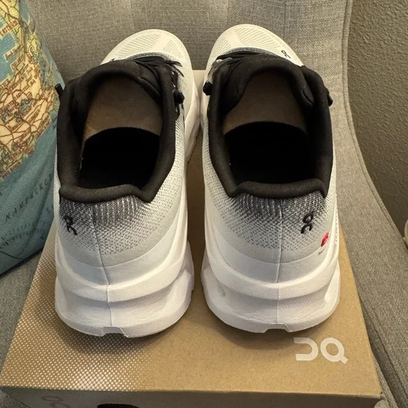 On Cloudtilt | sz. 9.5 - Picture 4 of 4